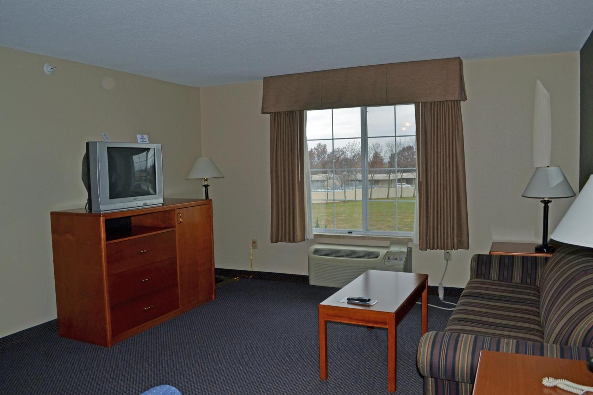 Paola Inn&Suites Ruang foto