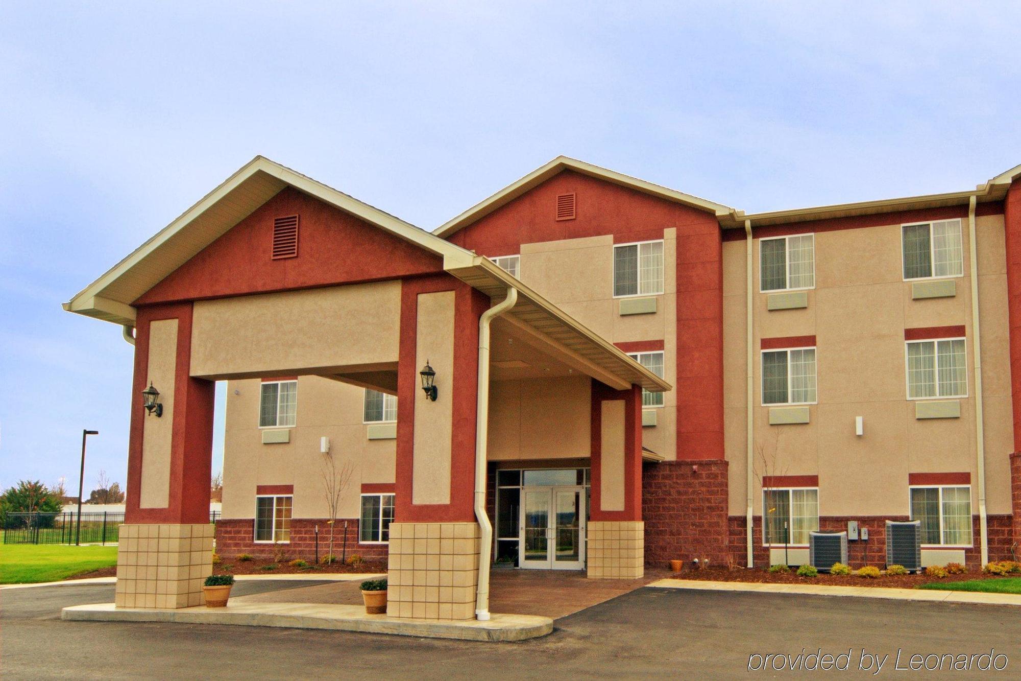 Paola Inn&Suites Bagian luar foto