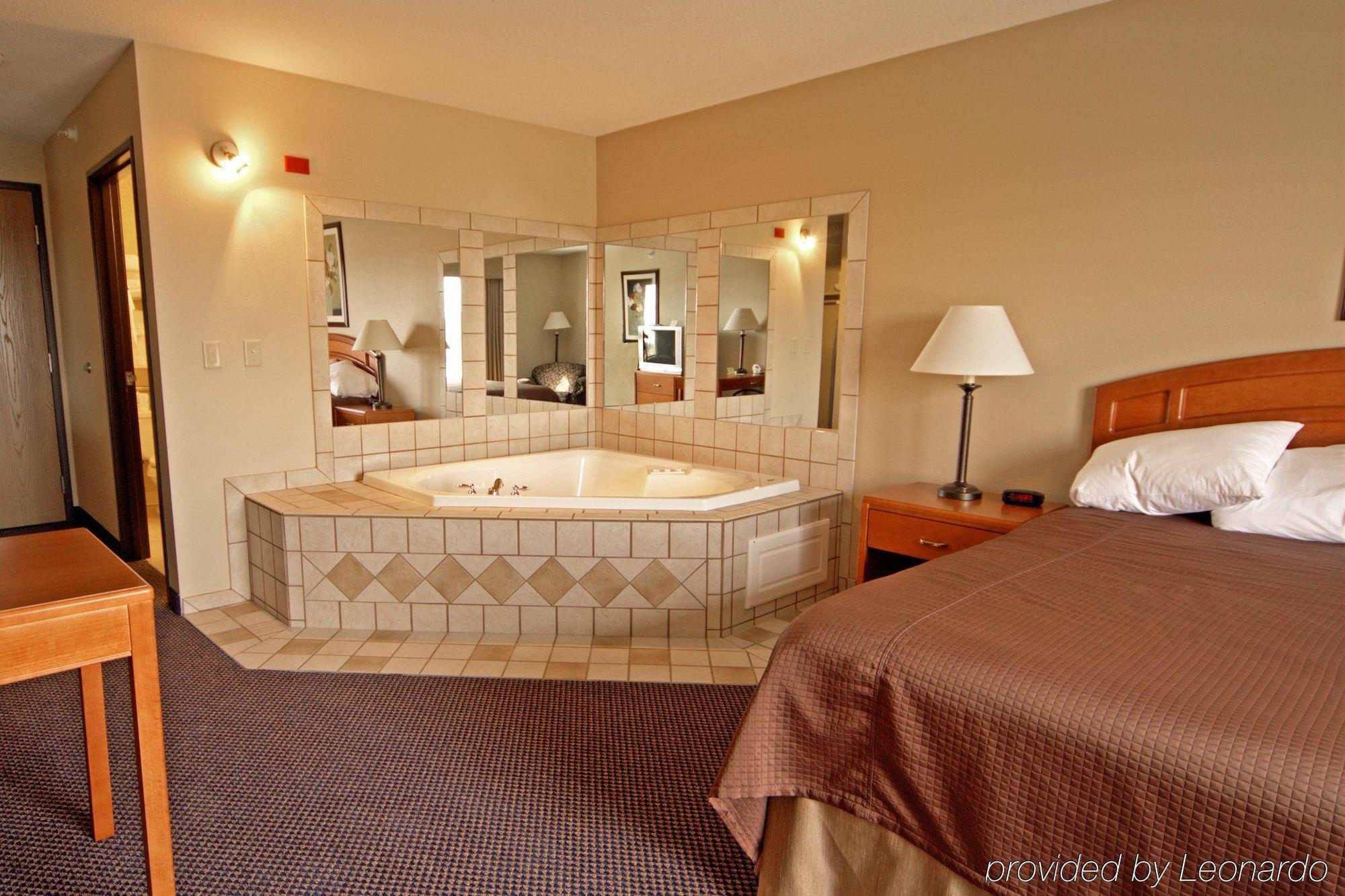 Paola Inn&Suites Ruang foto