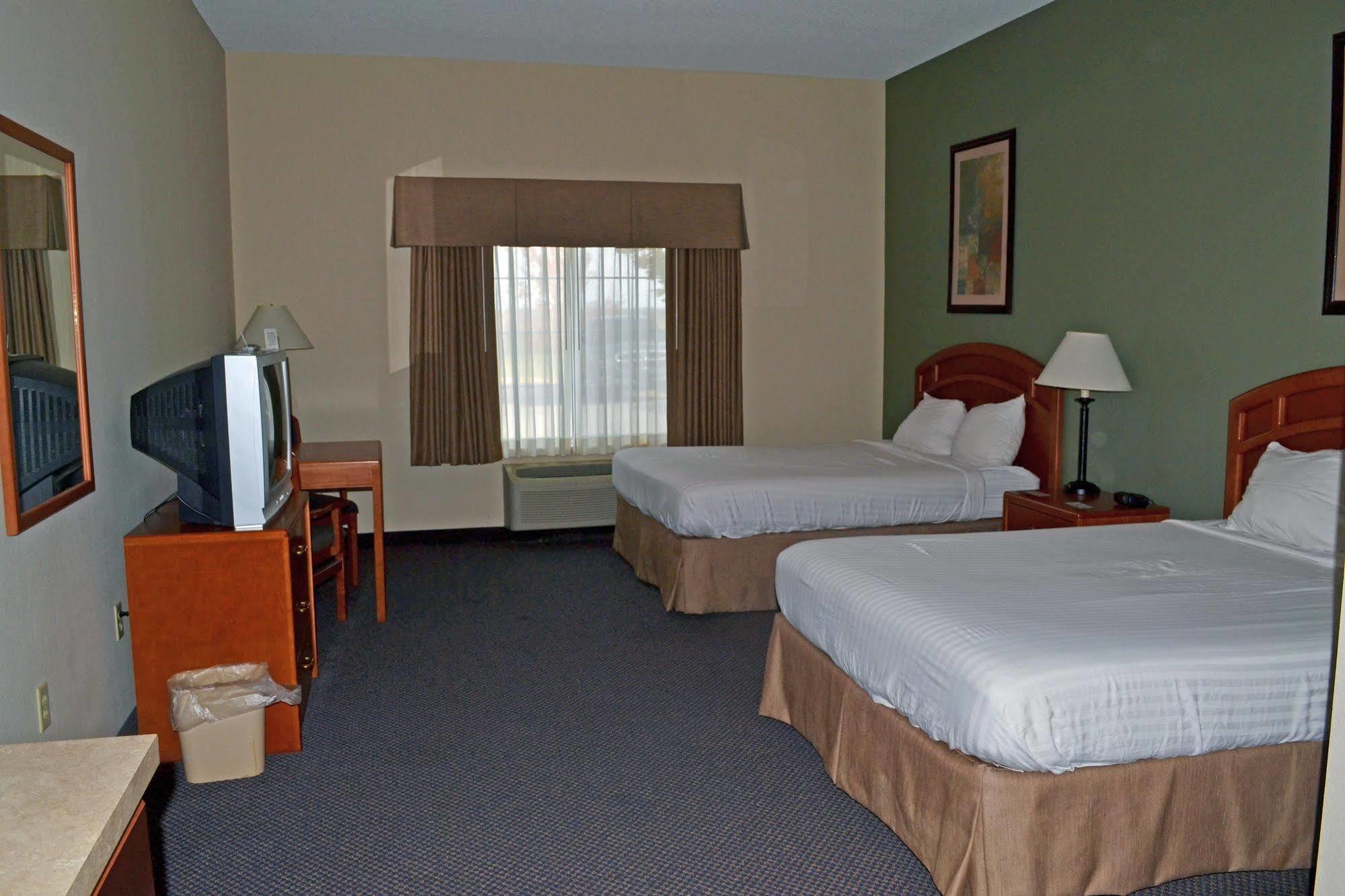 Paola Inn&Suites Bagian luar foto