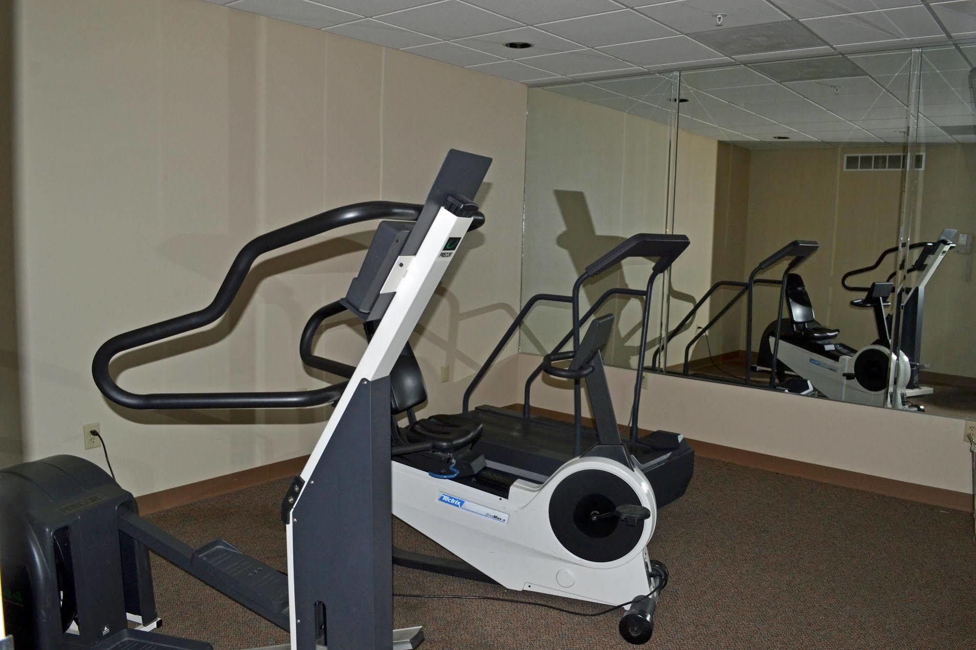 Paola Inn&Suites Bagian luar foto